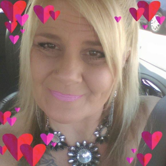 Meet your Posher, Christine - Picture 1 of 1